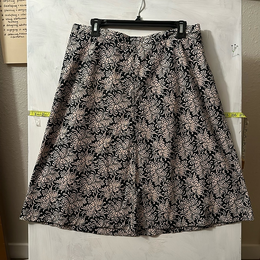 Gap size 10 Alone skirt black and peachy pink lined